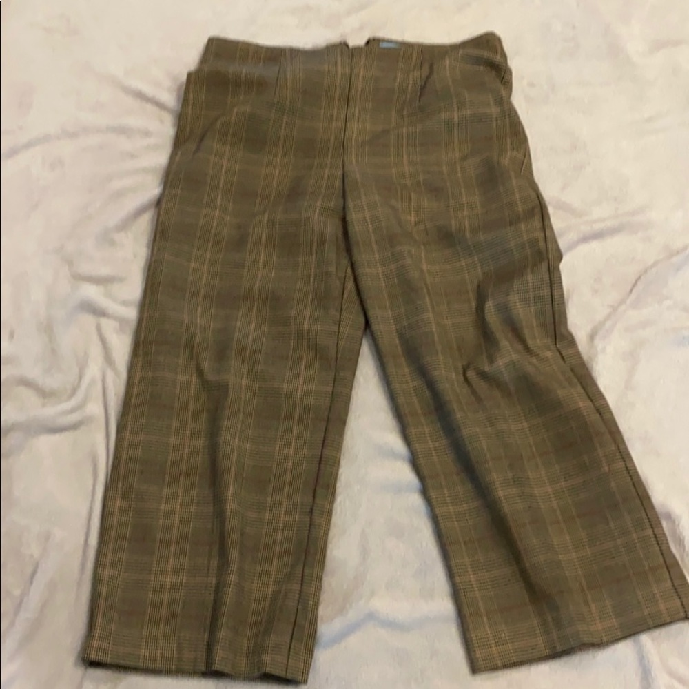 Plaid Capri CeCe size 8